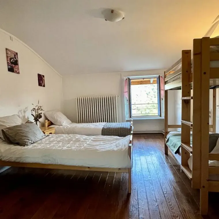 Réserver un gîte de domaine adapté aux séjours en très petits groupes, Saint-Martin-en-Haut, La Cour de Marius