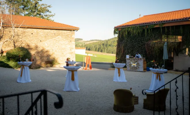 ✨L’amour rend heureux… le vin d’honneur aussi ! ✨, Grezieu-le-Marché, vers Saint-Martin-en-Haut, La Cour de Marius